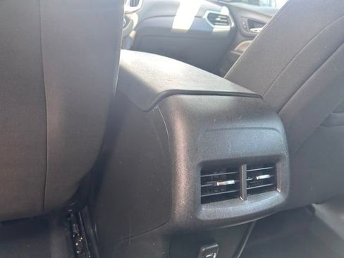 Used 2022 Chevrolet Equinox LS AWD/4WD image 40