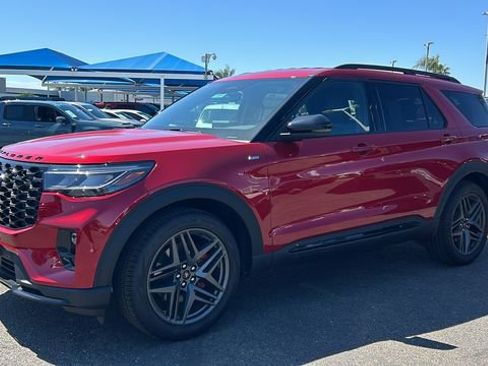 New 2026 Ford Explorer ST-Line w/ ST-Line Street Pack image 7