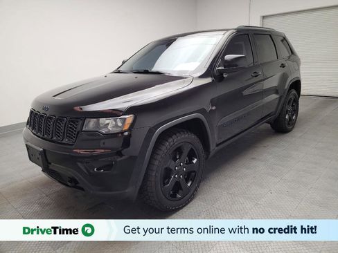 Used 2018 Jeep Grand Cherokee Laredo AWD/4WD image 1