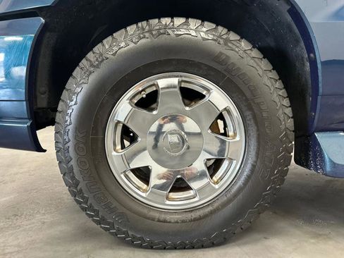 Used 2005 Cadillac Escalade AWD image 59