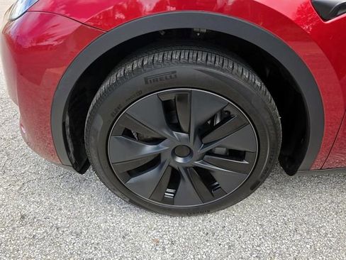 Used 2024 Tesla Model Y Long Range AWD/4WD image 9
