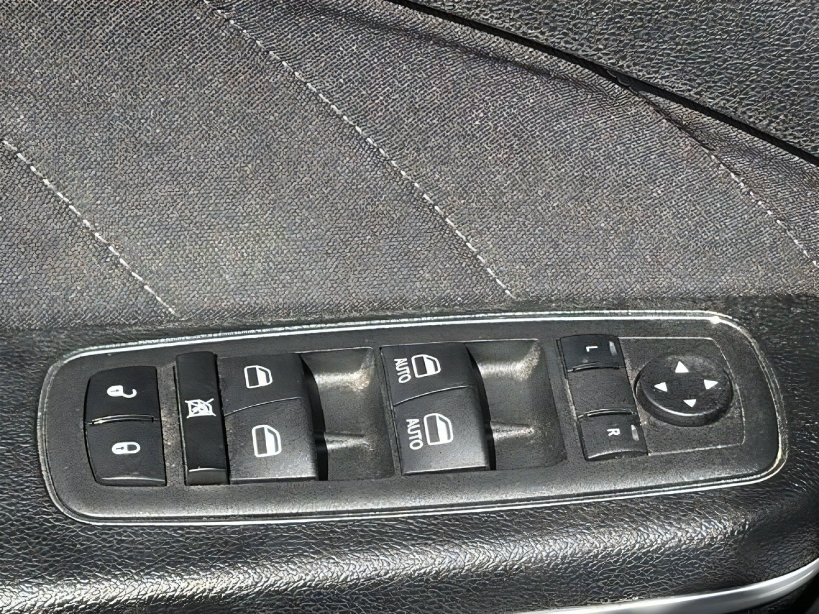 Used 2023 Dodge Charger SXT RWD image 16