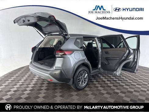 Used 2023 Nissan Rogue S image 16