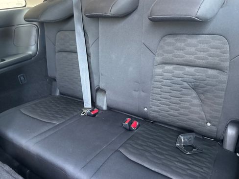 Used 2025 Nissan Pathfinder SV FWD image 18