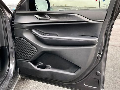 Used 2025 Jeep Grand Cherokee L Altitude image 19