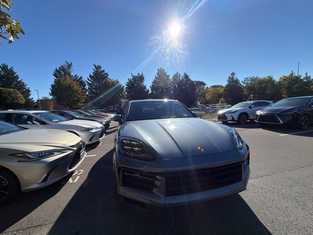 Used 2026 Porsche Cayenne S AWD/4WD image 4
