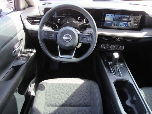 Certified 2025 Nissan Kicks SV image 17