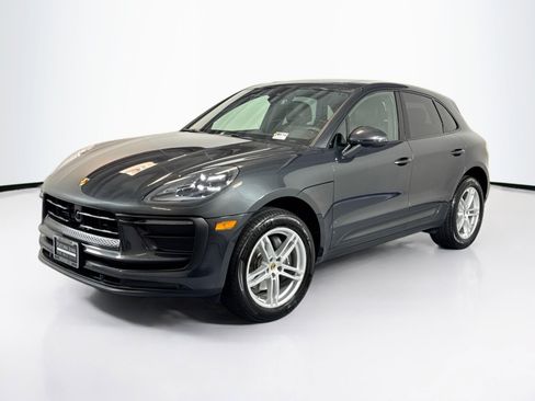 Certified 2025 Porsche Macan AWD/4WD image 1