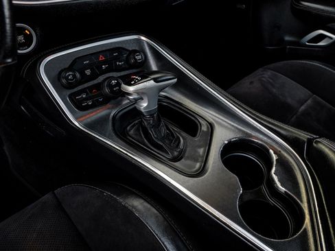 Used 2016 Dodge Challenger R/T Scat Pack w/ Leather Interior Group image 33