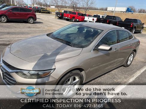 Used 2022 Chevrolet Malibu LT image 1