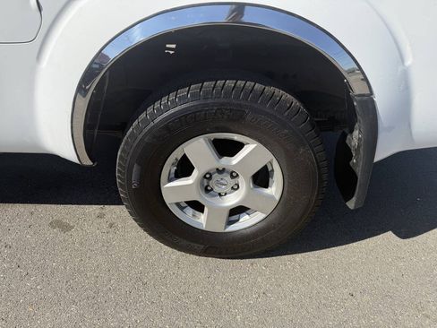 Used 2008 Nissan Frontier SE w/ SE Value Truck Pkg AWD/4WD image 16
