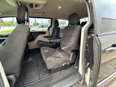 Used 2016 Dodge Grand Caravan SXT w/ Rear Park Assist Package FWD image 34