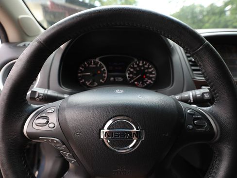 Used 2015 Nissan Pathfinder SL w/ SL Tech Package AWD/4WD image 27