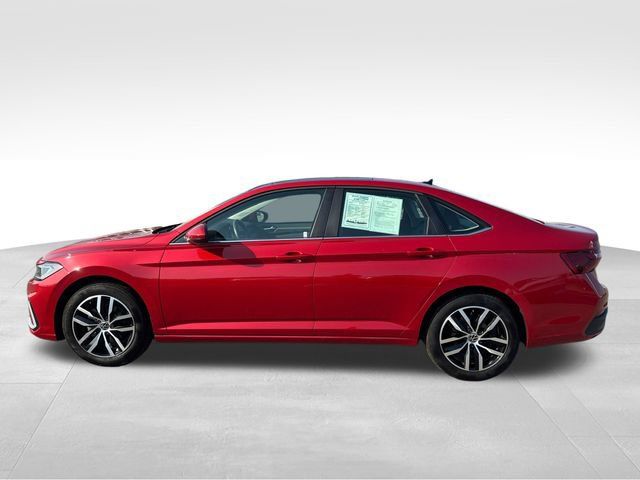 Used 2026 Volkswagen Jetta SE FWD image 2
