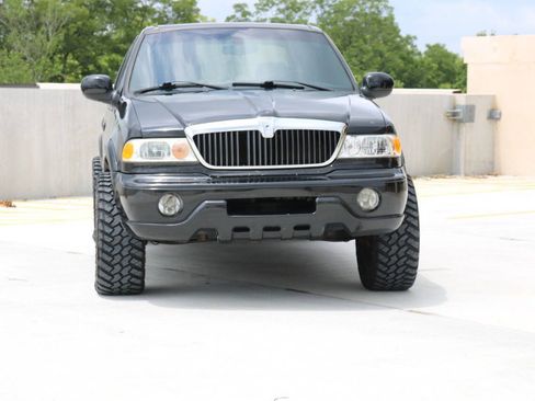 Used 2002 Lincoln Blackwood RWD image 15