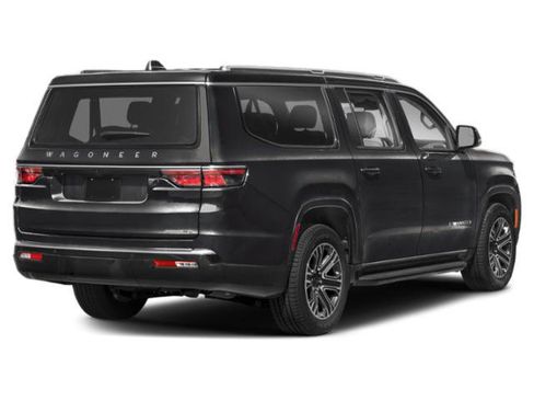 Used 2025 Jeep Wagoneer L Series II AWD/4WD image 2