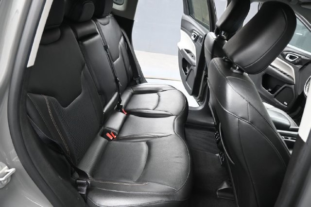 Used 2022 Jeep Compass Limited w/ Elite Group AWD/4WD image 16