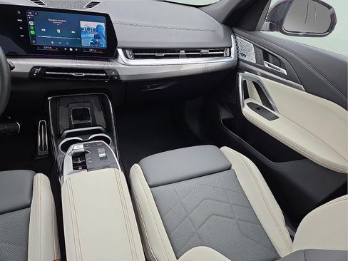 Used 2024 BMW X2 xDrive28i w/ Premium Package image 11