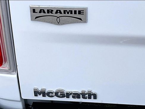 Used 2018 RAM 1500 Laramie image 24