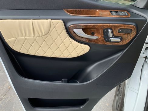 Used 2020 Mercedes-Benz Sprinter 2500 image 4