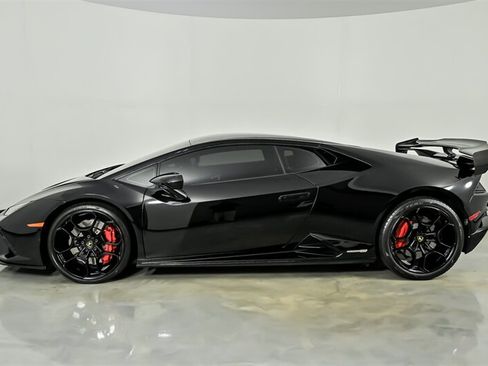 Used 2021 Lamborghini Huracan EVO RWD image 6