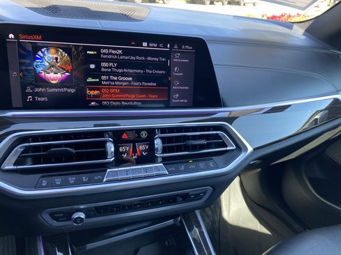 Used 2019 BMW X5 xDrive50i w/ Executive Package image 13