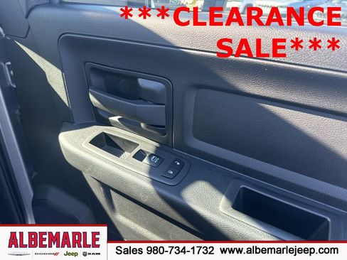 Used 2024 RAM 2500 Tradesman w/ Chrome Appearance Group image 31