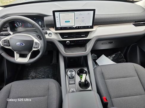 New 2026 Ford Explorer Active image 16