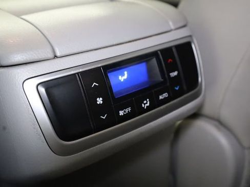 Used 2014 Toyota Highlander Plus image 29