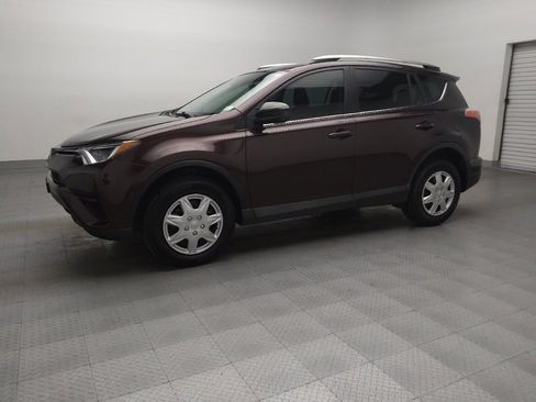 Used 2018 Toyota RAV4 LE image 2