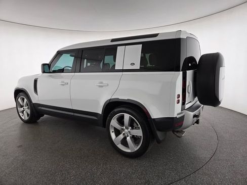 Certified 2024 Land Rover Defender 110 SE AWD/4WD image 16