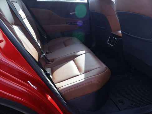 Used 2025 Toyota Crown Signia image 8