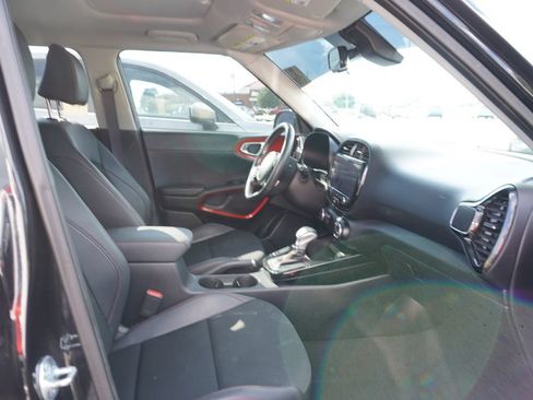 Used 2024 Kia Soul GT-Line FWD image 9