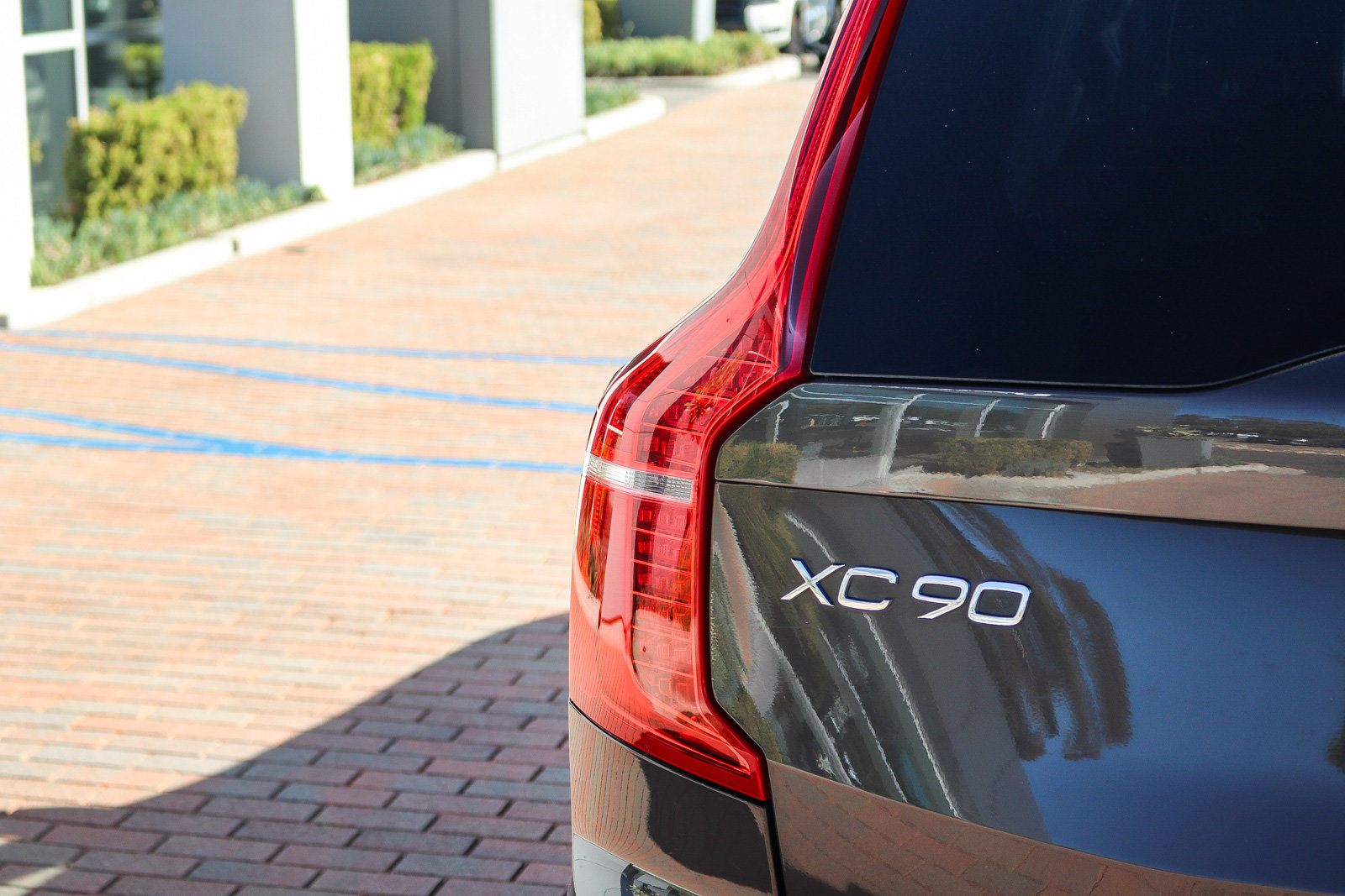 Used 2024 Volvo XC90 T8 Core w/ Protection Package Premier AWD/4WD image 9