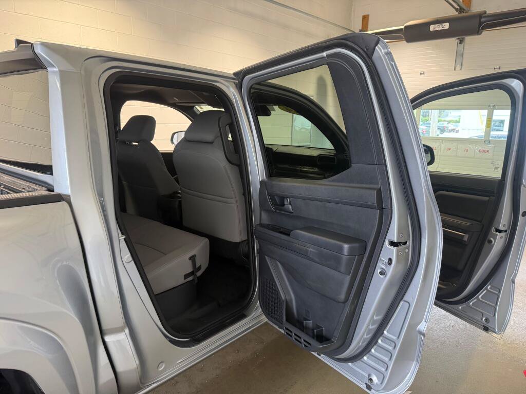 Certified 2024 Toyota Tacoma SR5 AWD/4WD image 12