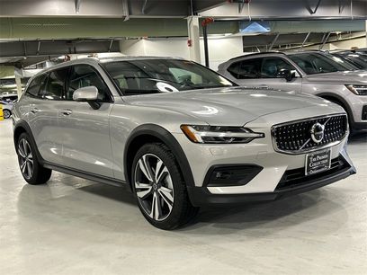 Certified 2025 Volvo V60 B5 Cross Country Plus