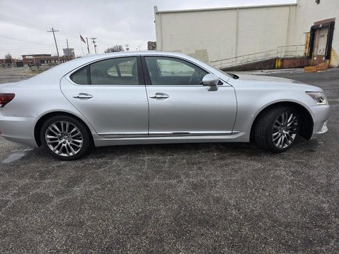 Used 2014 Lexus LS 460 AWD image 3