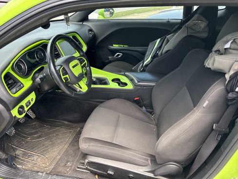 Used 2015 Dodge Challenger R/T Scat Pack RWD image 2