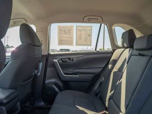 Used 2020 Toyota RAV4 LE FWD image 18