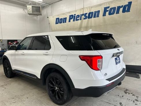 Used 2022 Ford Explorer XLT w/ Equipment Group 202A AWD/4WD image 8