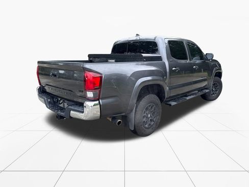 Used 2019 Toyota Tacoma SR5 RWD image 8