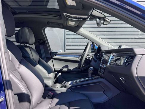 Certified 2026 Porsche Macan AWD/4WD image 21
