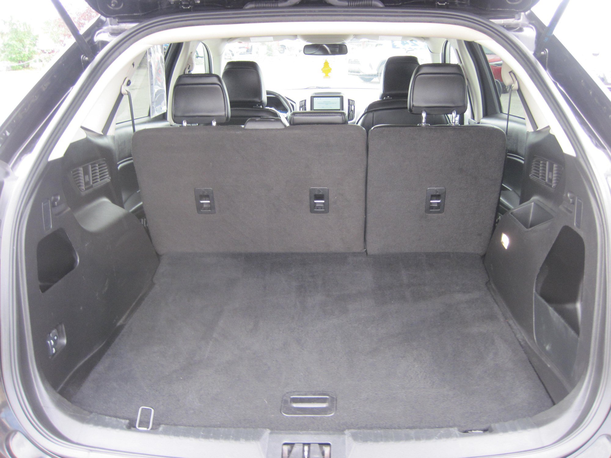 Used 2024 Ford Edge SEL AWD/4WD image 9