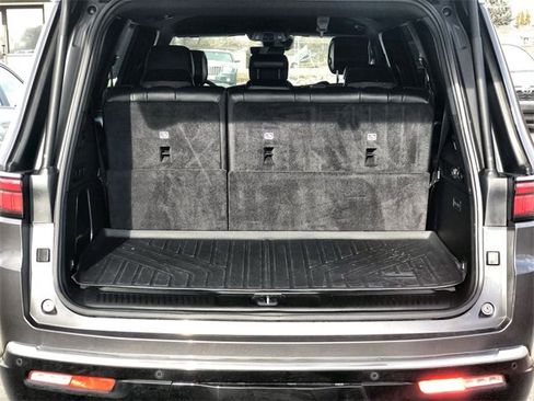 Used 2023 Jeep Wagoneer Series III w/ Preferred Equipment Group image 24