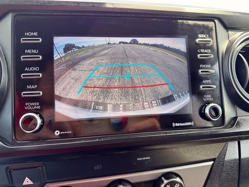 Used 2022 Toyota Tacoma SR AWD/4WD image 33