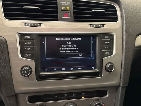 Used 2016 Volkswagen Golf S FWD image 21