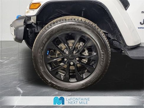 Used 2023 Jeep Wrangler Unlimited Sahara w/ Cold Weather Group image 32