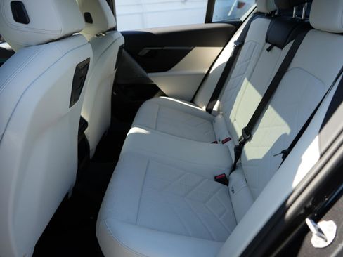 Used 2025 BMW i5 eDrive40i image 13