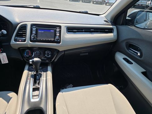 Used 2019 Honda HR-V LX image 4