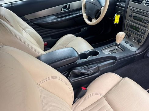 Used 2005 Ford Thunderbird RWD image 15